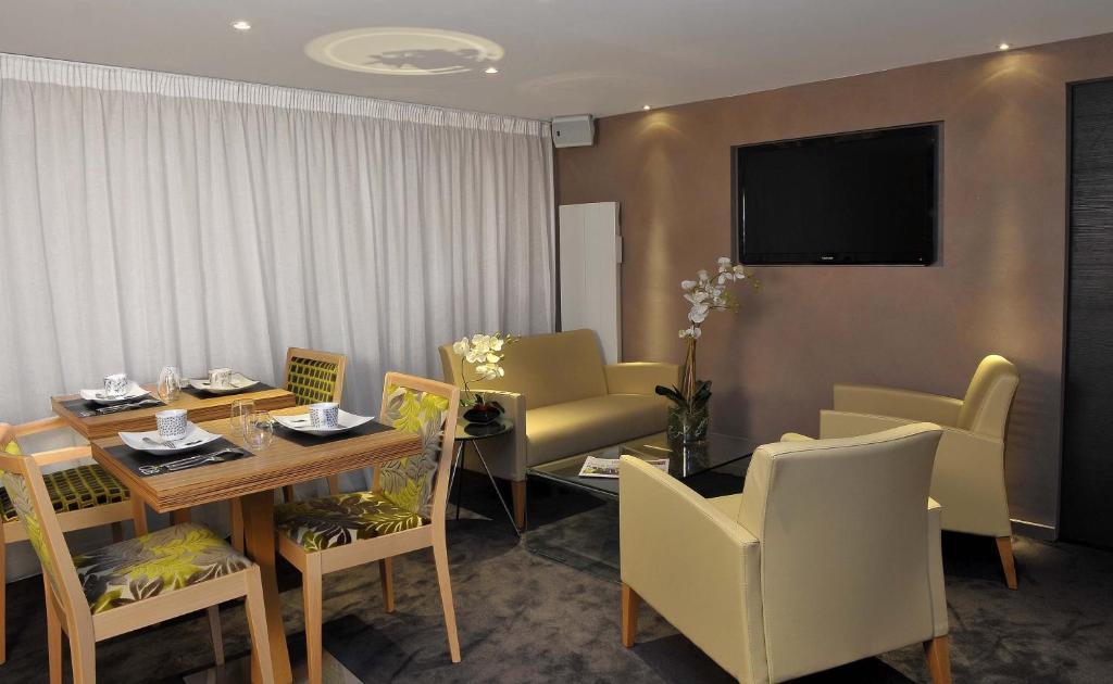Hotel O2B Aux Berges De Broceliande Beignon Room photo